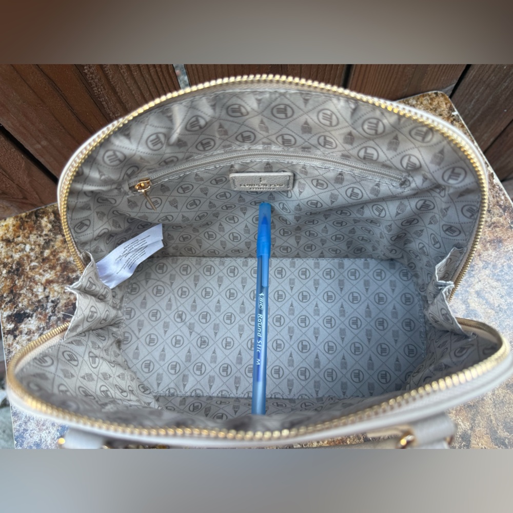 London Fog Cream EVE Dome Satchel - Picture 13 of 16